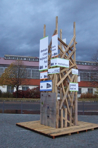 biennale_totem